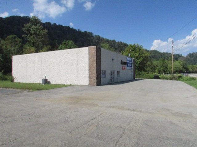 1296 S Mayo Trl, Pikeville, KY 41501